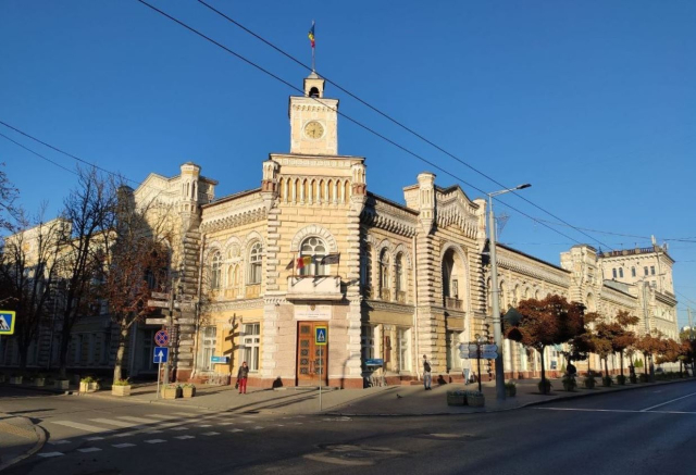 Comisia pentru Situații Excepționale a Municipiului Chișinău a luat act de dispoziția CSE naționale privind raționalizarea consumului de resurse energetice și au fost transpuse prevederile documentului la nivel de capitală