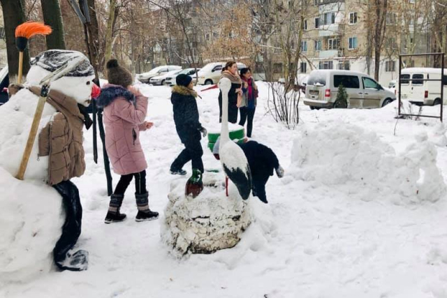 Școlile și grădinițele din municipiul Chișinău vor fi închise vineri din cauza ninsorilor abundente și a poleiului  