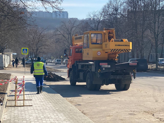 Intervenția S.A. „Termoelectrica" pentru lichidarea avariei la rețeaua de termoficare din str. Miron Costin  