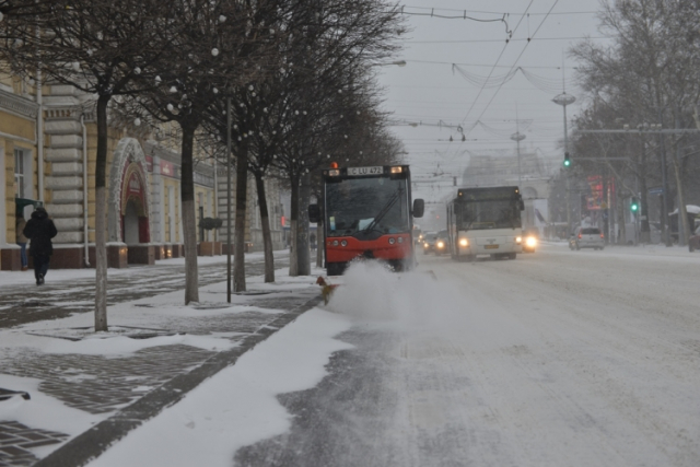 0ra 12.00: Situaţia în oraş, ca urmare a condiţiilor meteo 